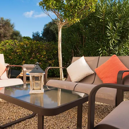 8, Pareado Con Jardin Y Piscina *