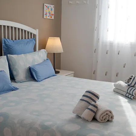 8, Pareado Con Jardin Y Piscina *