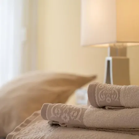 8, Pareado Con Jardin Y Piscina Es Mercadal