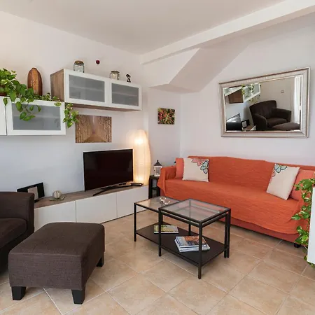 8, Pareado Con Jardin Y Piscina Feriehus Es Mercadal