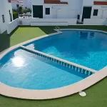 8, Pareado Con Jardin Y Piscina Prázdninový dům