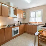 8, Pareado Con Jardin Y Piscina Prázdninový dům